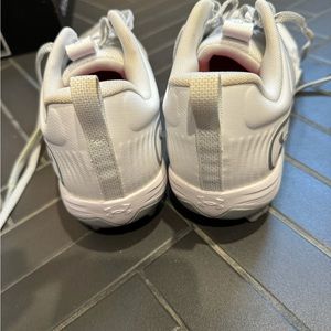 Women’s softball cleats